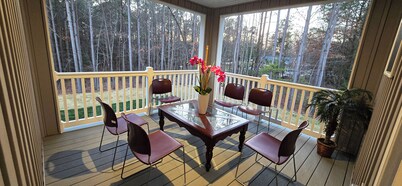 5-Star Comfort, 16 Minutes from Richmond Downtown