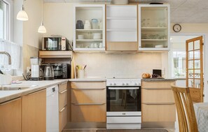 Refrigerador, horno, parrilla de estufa y lavavajillas