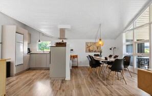 Dining - Awesome home in Juelsminde with sauna (Juelsminde)