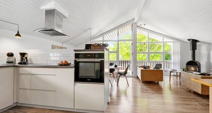 Awesome home in Juelsminde with sauna