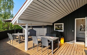 Outdoor dining - Awesome home in Juelsminde with sauna (Juelsminde)