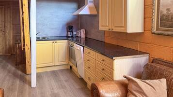 冷蔵庫、食器洗い機、コーヒー / ティーメーカー