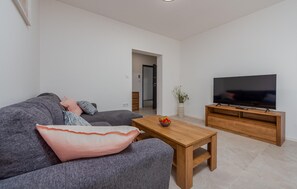 Smart TV - Lovely apartment in Povljana with WiFi (Povljana)