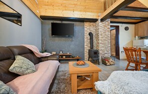 Smart TV, fireplace, stereo