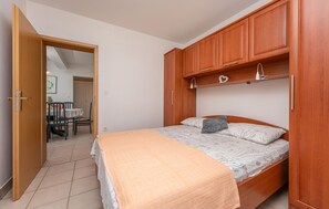 1 bedroom, travel crib, free WiFi