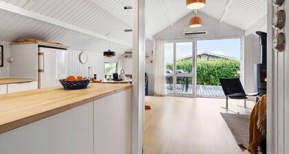 2 bedroom lovely home in Hejls