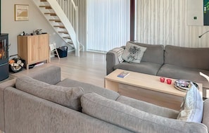 TV, fireplace - Lovely apartment in Tjørhom (Tjørhom)