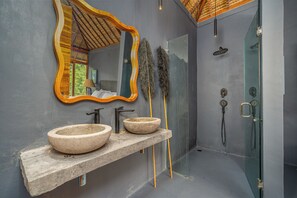 Villa, 2 Schlafzimmer | Badezimmer | Hausschuhe