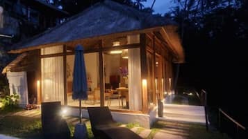 Vila Deluks | 2 kamar tidur, brankas, setrika/meja setrika, dan Wi-Fi gratis