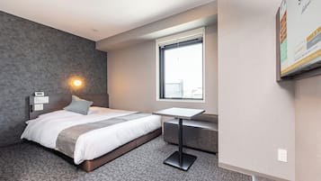 Habitación doble, 1 cama matrimonial, para no fumadores | Escritorio, cortinas blackout, insonorización y wifi gratis