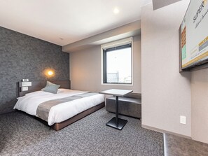 Kamar Double, 1 Tempat Tidur Double, Bebas Asap Rokok | Meja kerja, tirai kedap cahaya, kedap suara, dan Wi-Fi gratis