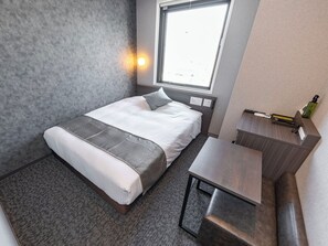 Habitació doble estàndard, 1 llit doble, no fumadors | Escriptori, cortines opaques i habitacions insonoritzades 