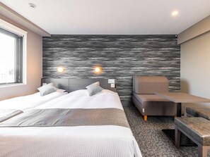 Standard Triple Room, Multiple Beds, Non Smoking | Desk, blackout drapes, soundproofing, free WiFi