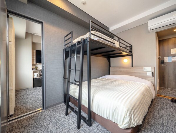 Standard Quadruple Room, Multiple Beds, Non Smoking | 1 bedroom, desk, blackout drapes, soundproofing