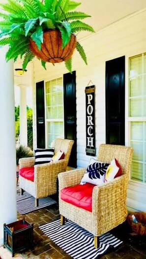 Terrace/patio - Sleep Eat Beach Repeat, Spacious Poolside Retreat (Conway)