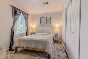 3 makuuhuonetta, vauvan matkasänky, Wi-Fi, vuodevaatteet