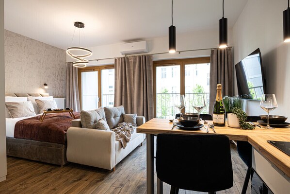 Interior - 2HomeRent | Nuevo | Studio | New Port | Balcony & Air Conditioning (Bydgoszcz)