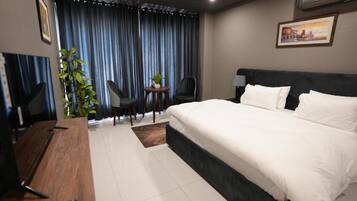 Phòng đôi hoặc 2 giường đơn Deluxe, quang cảnh thành phố | Truy cập Internet không dây miễn phí