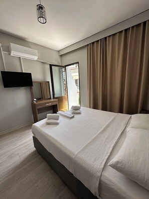Standaard kamer, 1 twee- of 2 eenpersoonsbedden, uitzicht op de stad | Gratis wifi