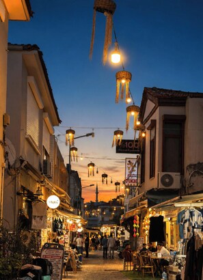 Shopping mall - Viyana Otel (Cesme)