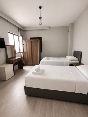 Economy Double or Twin Room, City View | Free WiFi - Viyana Otel (Cesme)