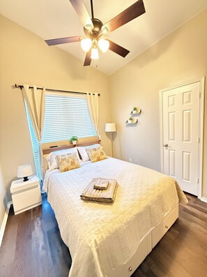 Iron/ironing board, WiFi, bed sheets