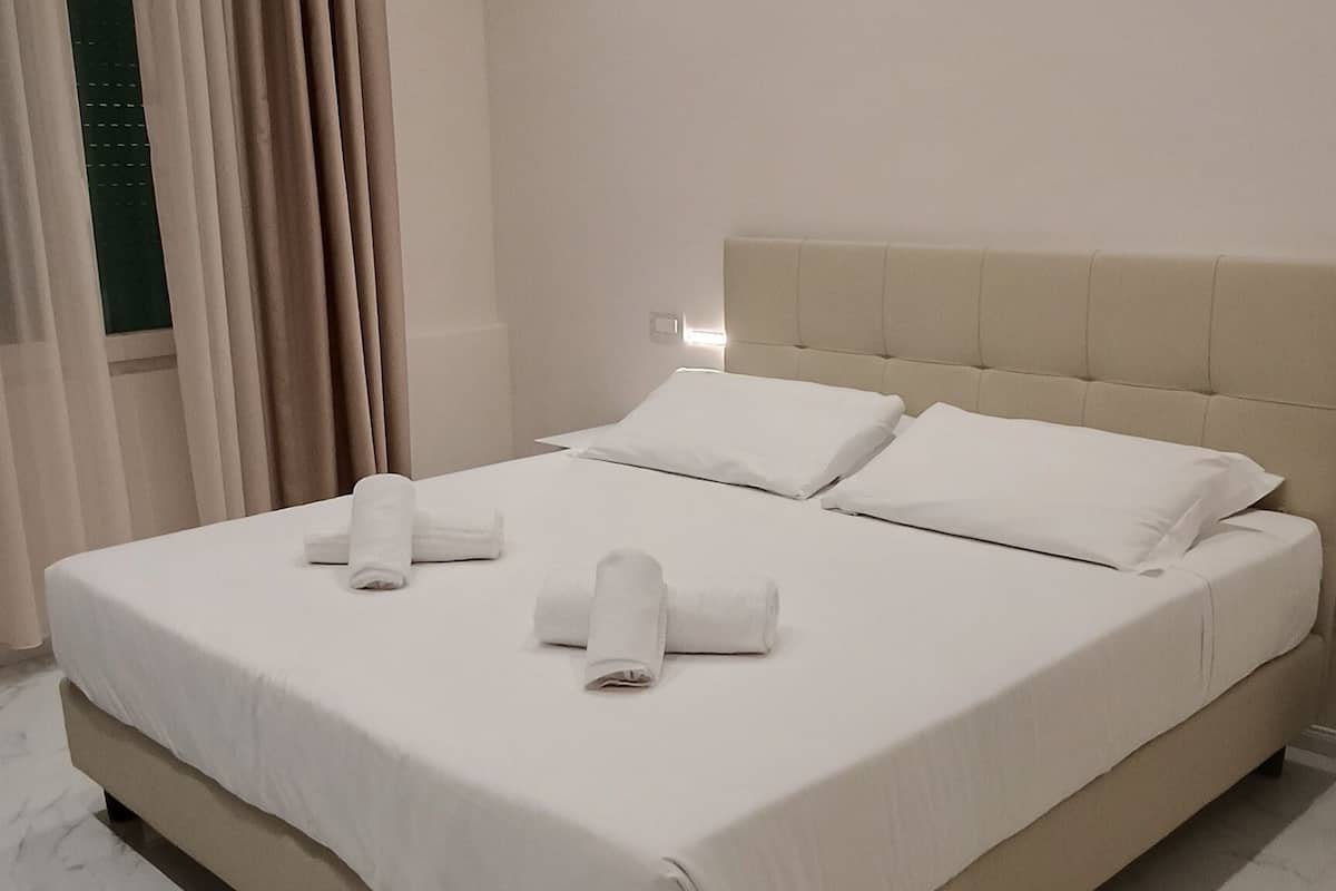 Luxury Room, 1 King Bed, Mobility Accessible, Non Smoking | In-room safe, desk, laptop workspace, blackout curtains