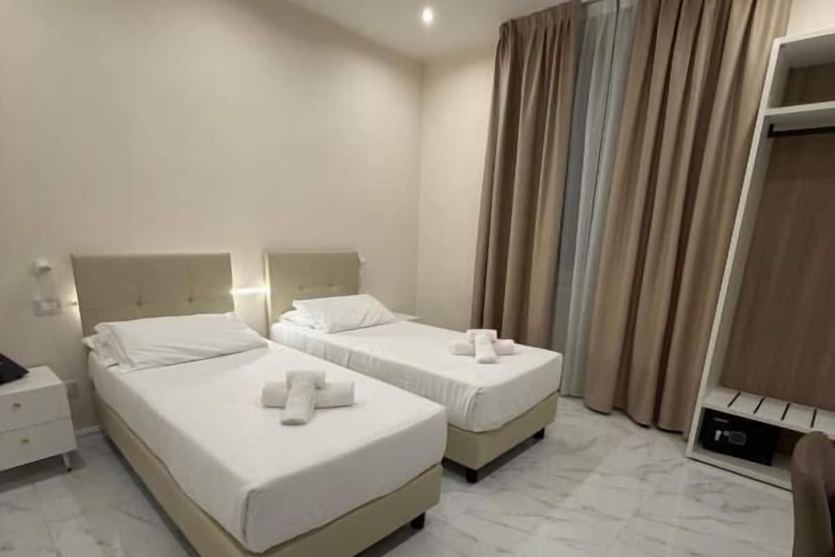 Luxury Double or Twin Room | In-room safe, desk, laptop workspace, blackout drapes