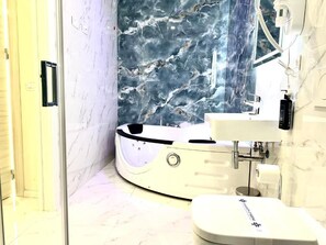 Luxury Suite | In-room safe, desk, laptop workspace, blackout curtains - Hotel Margot (Milan)