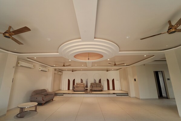 Exterior - Pandharipuram Palace (Pandharpur)