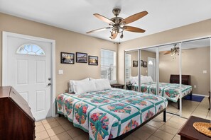 2 chambres, fer et planche à repasser, Wi-Fi gratuit, draps fournis