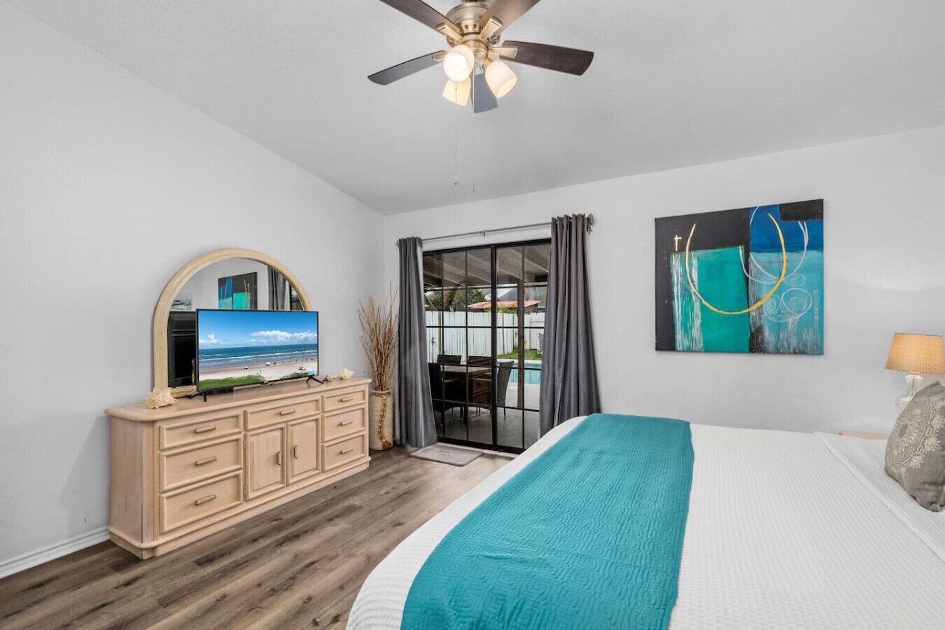 3 habitaciones, escritorio, wifi gratis y ropa de cama 