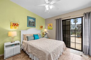 Desk, WiFi, bed sheets - Bahama Pet Friendly Beach Villa (South Padre Island)