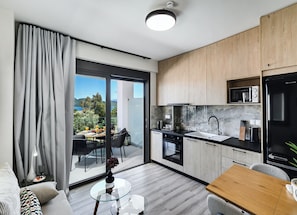 Private kitchen - Kalma Lux Apartment (Lefkada)