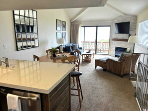 TV, fireplace