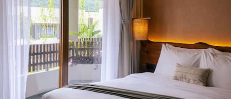 Standard Room | Egyptian cotton sheets, premium bedding, down comforters, pillowtop beds
