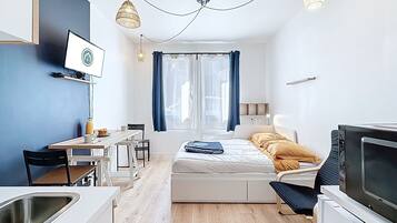 Free WiFi, bed sheets