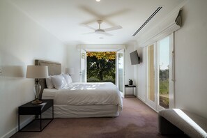 4 bedrooms, free WiFi, bed sheets