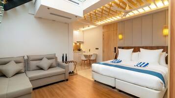 Duplex Apartment with Beach View | Premium bedding, down duvets, pillow-top beds, minibar