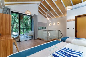 Duplex Apartment with Beach View | Premium bedding, down comforters, pillowtop beds, minibar