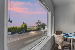 Dining - Ocean VIEWS! Steps from Victoria Beach, Lux Design (Laguna Beach)