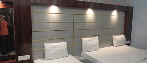 Deluxe Triple Room, City View