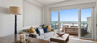 Private beach, toes on the Sand! Waterworld! STR23-0121