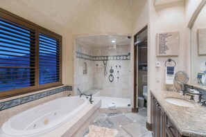 Bruser, hårtørrer, håndklæder