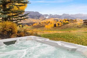 Bañera de hidromasaje al aire libre