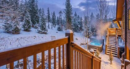 Spacious Ski Townhome with Game Room Fun