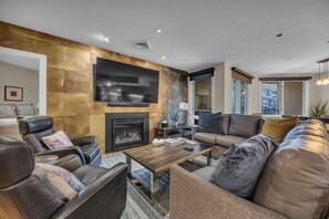 Télévision, cheminée