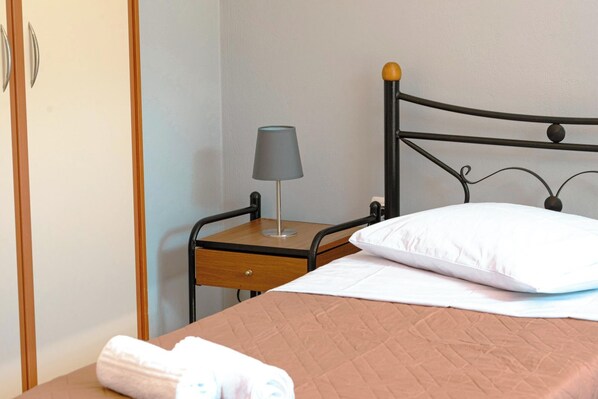 ستائر تعتيم وواي فاي مجانًا