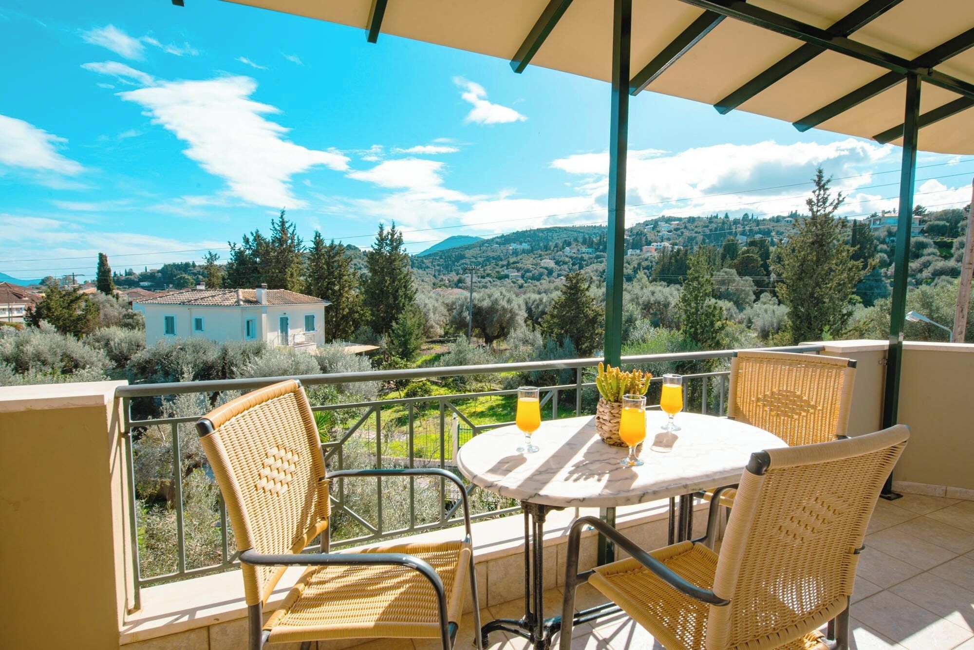 Family Apartment, Garden View | Terrace/patio