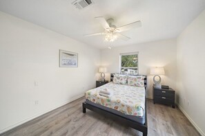 1 Schlafzimmer, Bügeleisen/Bügelbrett, Reisekinderbett, kostenloses WLAN